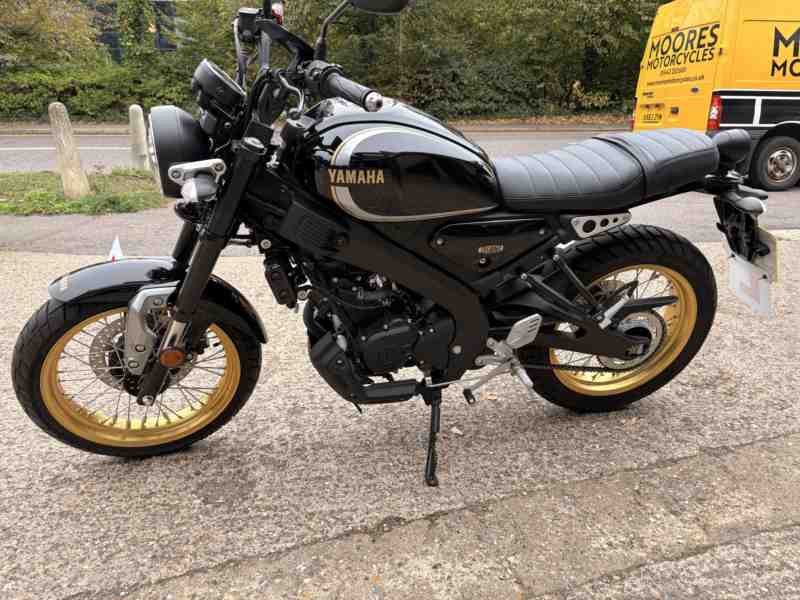 2024 Yamaha XSR125 LEGACY BLACK